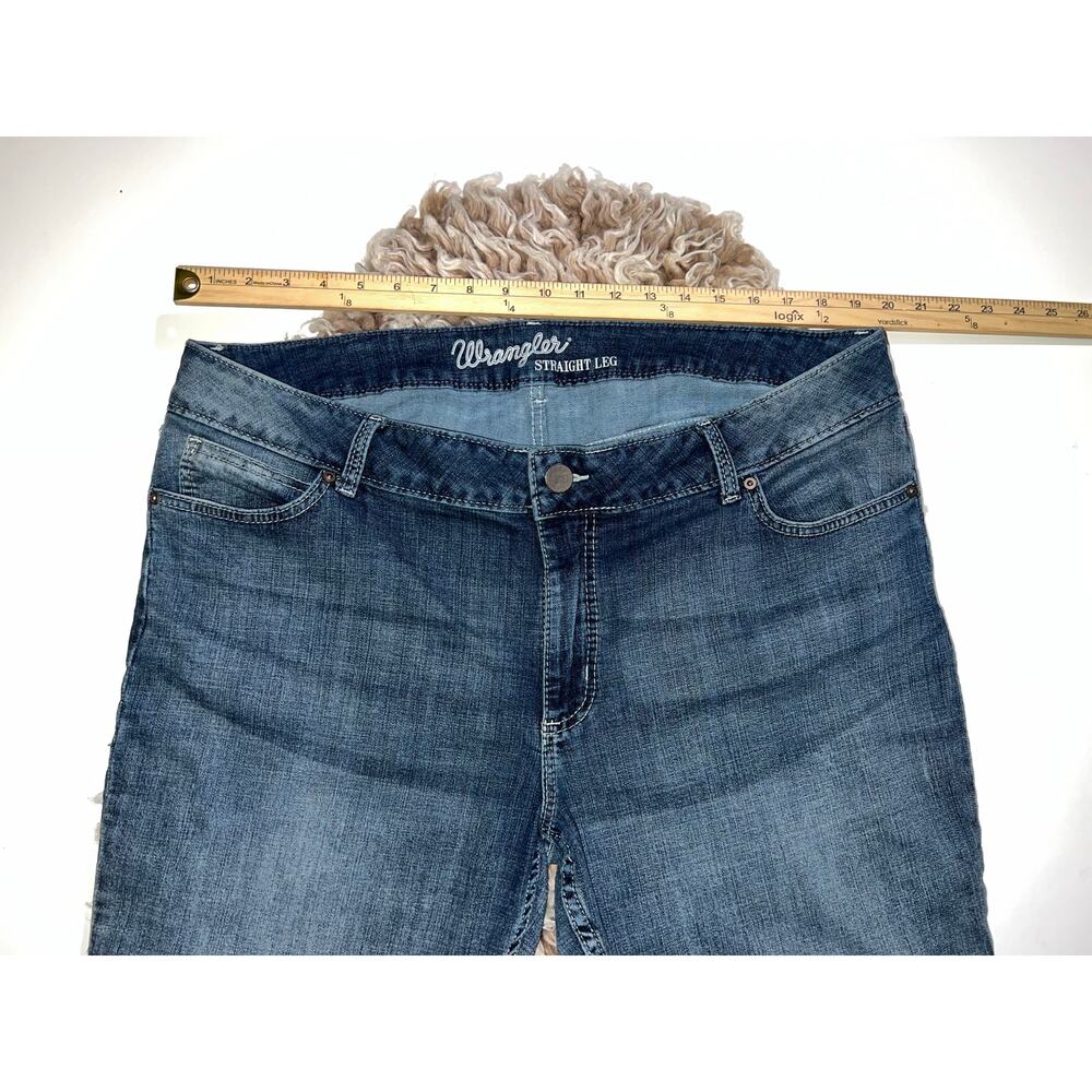 Wrangler women’s straight leg blue jeans - Picture 9 of 14